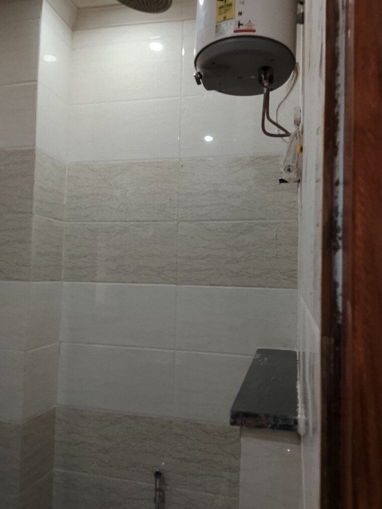 Bathroom, palam vihar 2 Bedroom 173 Sq.Yd. Builder Floor In Palam Vihar Gurgaon 9664332