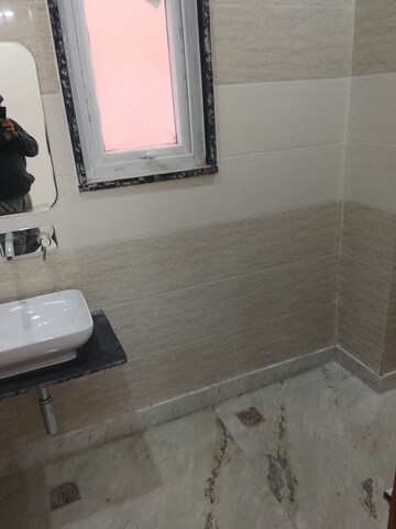 Bathroom in 2 BHK Builder Floor at Palam Vihar – for Rent