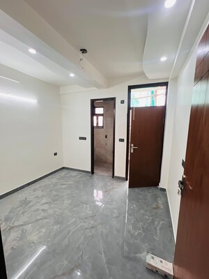 Room in 1 BHK Builder Floor at Saket – for Rent