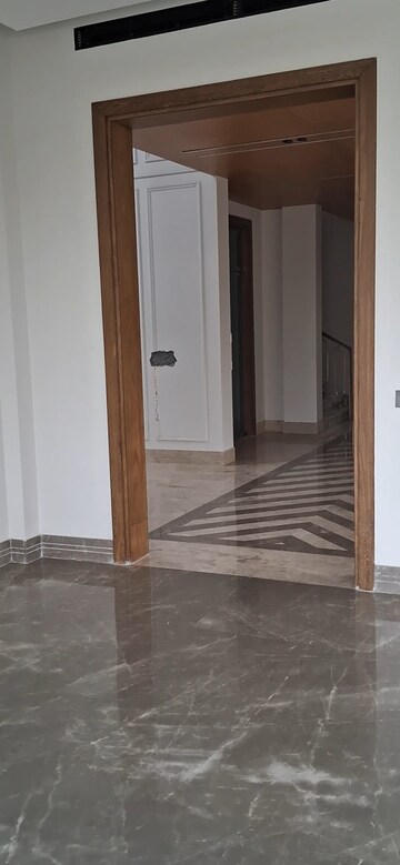 Room in 6+ BHK Villa at Risland Sky Mansion, Chattarpur – for Sale