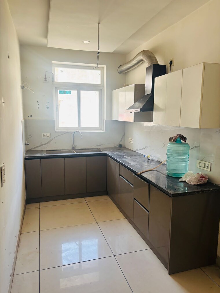 Kitchen, aura-homes 3 Bedroom 1350 Sq.Ft. Apartment In Patiala Road Zirakpur 9664351