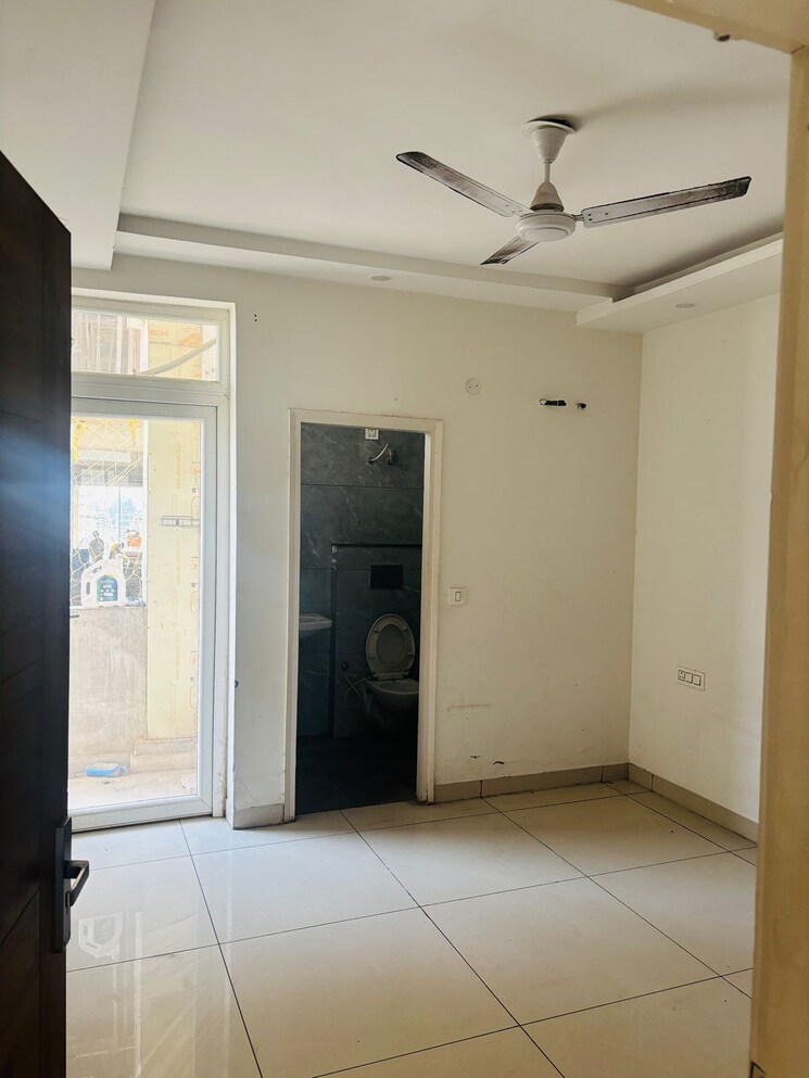 Room, aura-homes 3 Bedroom 1350 Sq.Ft. Apartment In Patiala Road Zirakpur 9664351