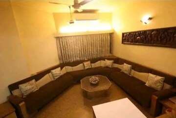Living Room in 5 BHK Apartment at Dhantoli – for Rent
