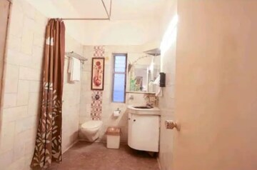 Bathroom in 5 BHK Apartment at Dhantoli – for Rent