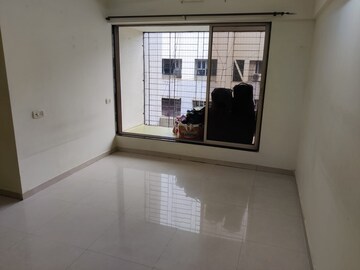 Room in 1 BHK Apartment at Bhoomi Gokul, Goregaon East – for Rent