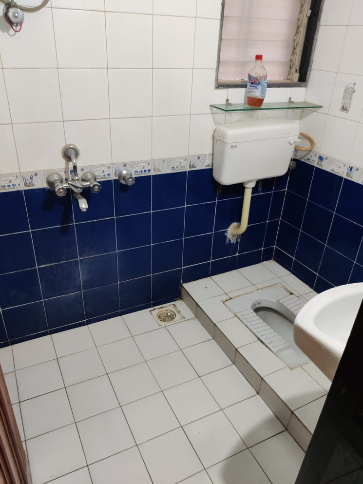 Bathroom, bhoomi-gokul 1 Bedroom 450 Sq.Ft. Apartment In Goregaon East Mumbai 9664355
