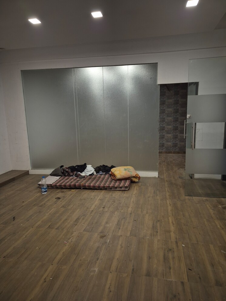 undefined, mayur vihar Commercial Office Space 650 Sq.Ft. In Mayur Vihar Delhi 9664369