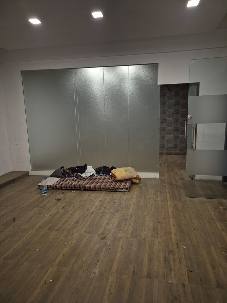 undefined, mayur vihar Commercial Office Space 650 Sq.Ft. In Mayur Vihar Delhi 9664369