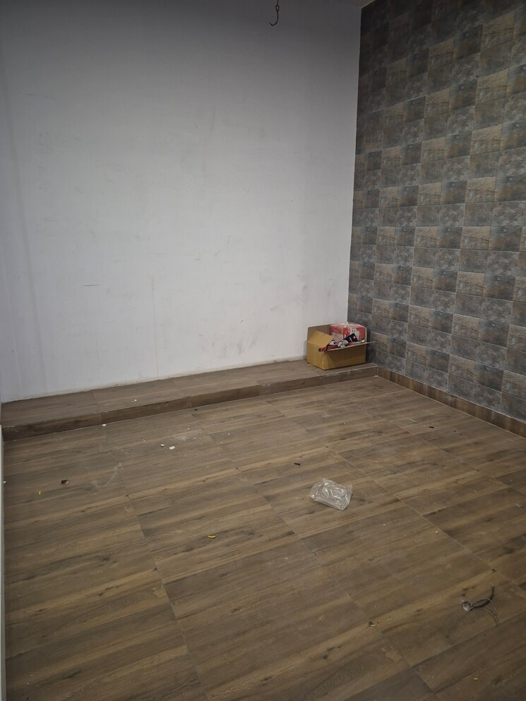 undefined, mayur vihar Commercial Office Space 650 Sq.Ft. In Mayur Vihar Delhi 9664369