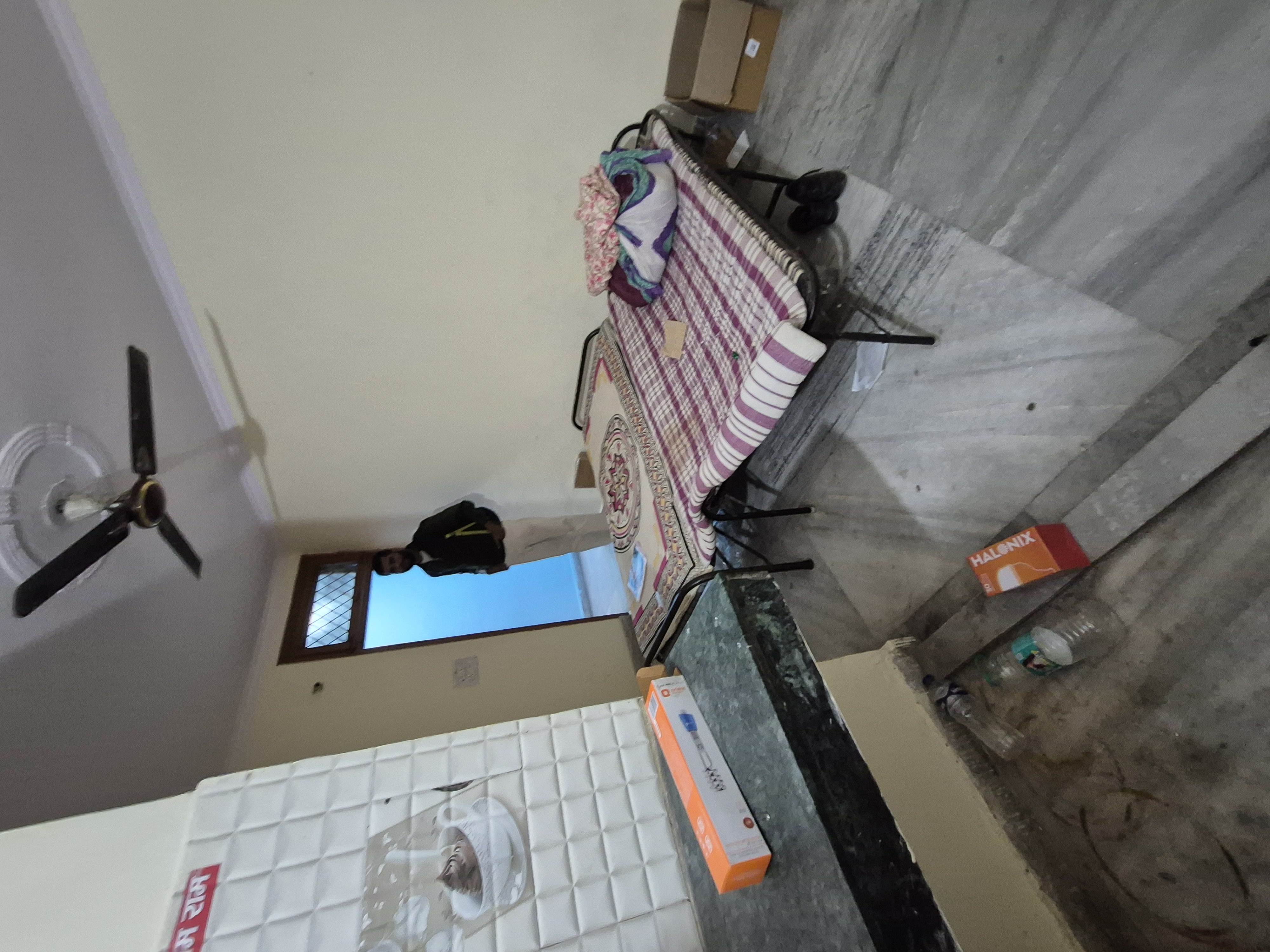 1 RkBuilder Floor For Rent in Patpar Ganj Village Nr ah