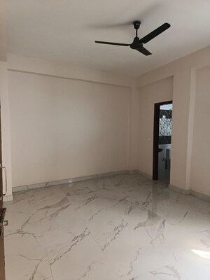 Room in 3 BHK Villa at RWA Apartments Sector 51, Sector 51 – for Rent