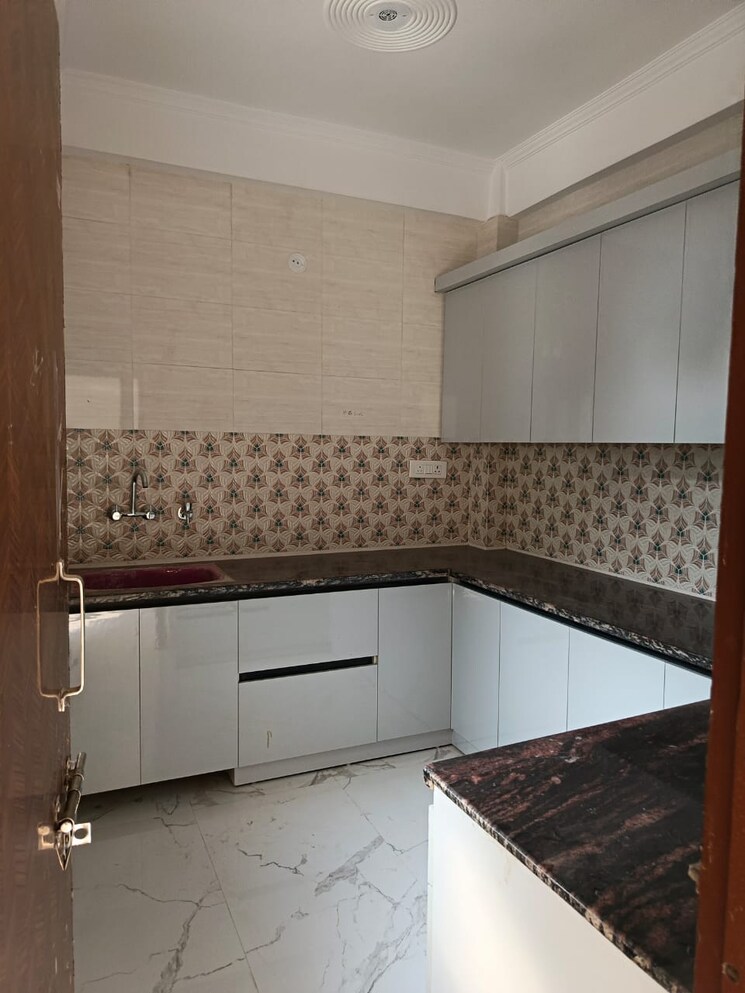 Kitchen, rwa-apartments-sector-51 3 Bedroom 300 Sq.Mt. Villa In Sector 51 Noida 9664396