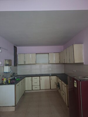 Kitchen in 3 BHK Builder Floor at Tulip Mall, Sector 46 – for Rent