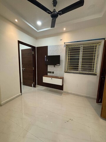 Room in 1 BHK Apartment at Hari Priya Kondapur, Kondapur – for Rent