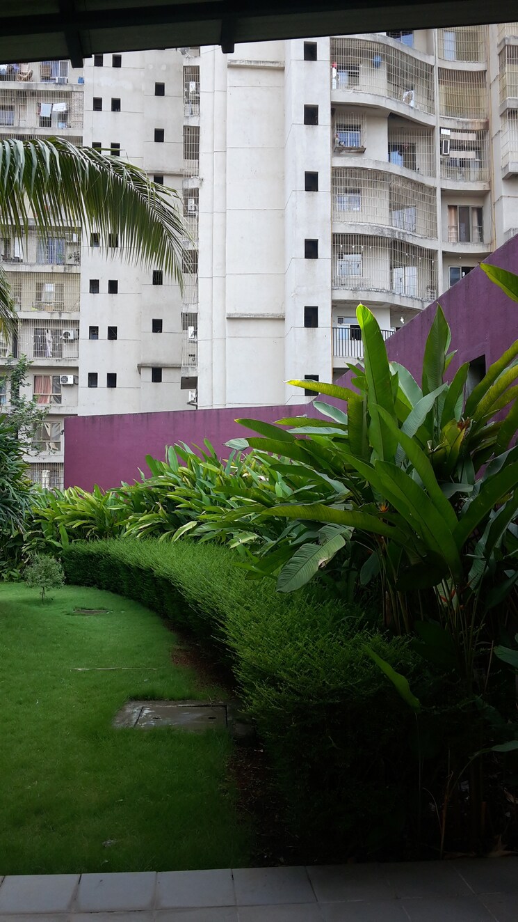 Balcony, everest-world-aspen 1 Bedroom 450 Sq.Ft. Apartment In Dhokali Thane 9664428