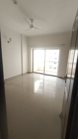 Room in 3 BHK Apartment at Nimbus The Hyde park, Sector 78 – for Rent