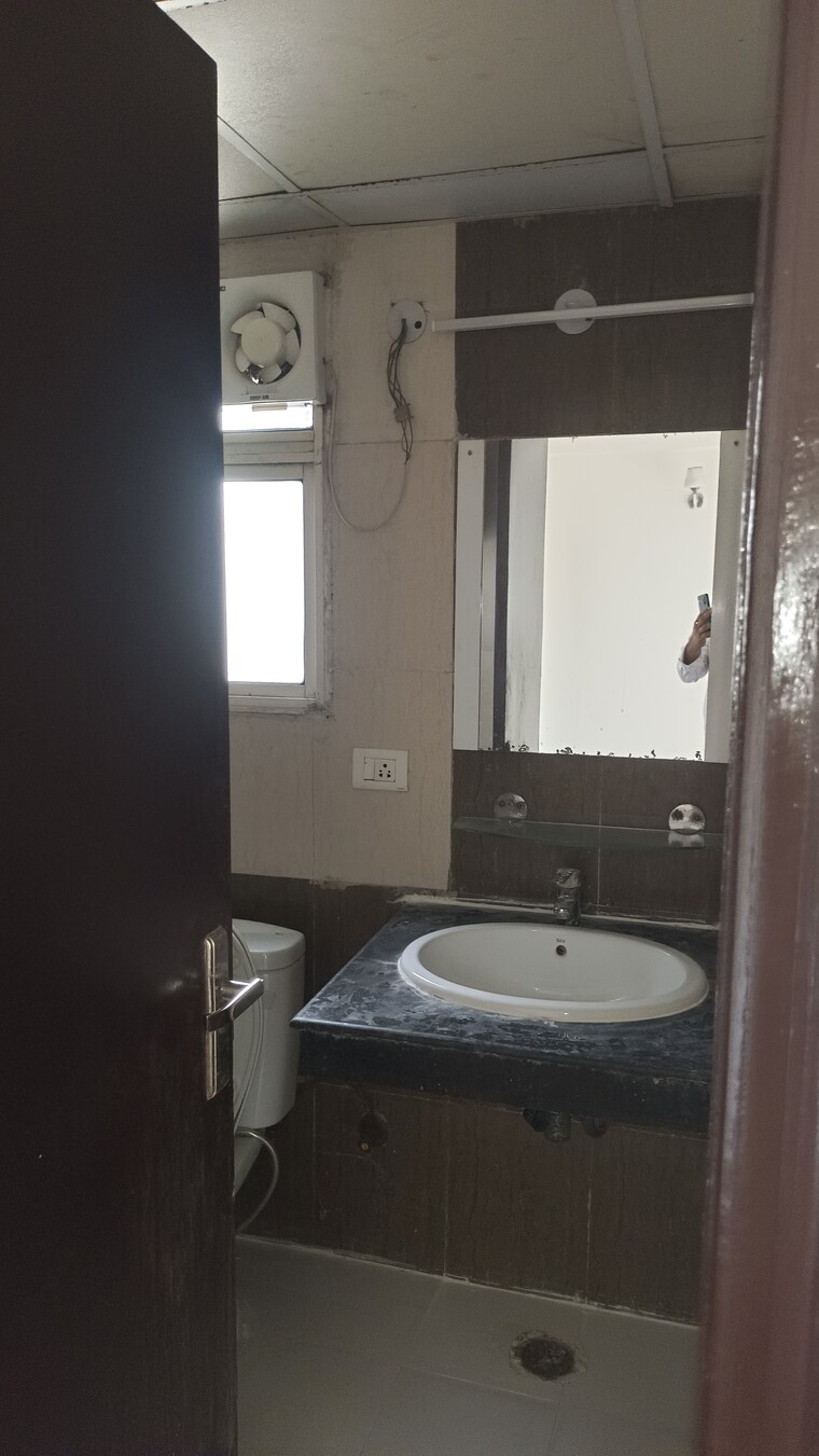Bathroom, nimbus-the-hyde-park 3 Bedroom 1320 Sq.Ft. Apartment In Sector 78 Noida 9664450