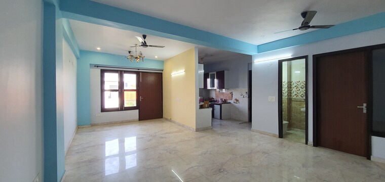 Room, tulip-mall 3 Bedroom 162 Sq.Mt. Builder Floor In Sector 46 Noida 9664454