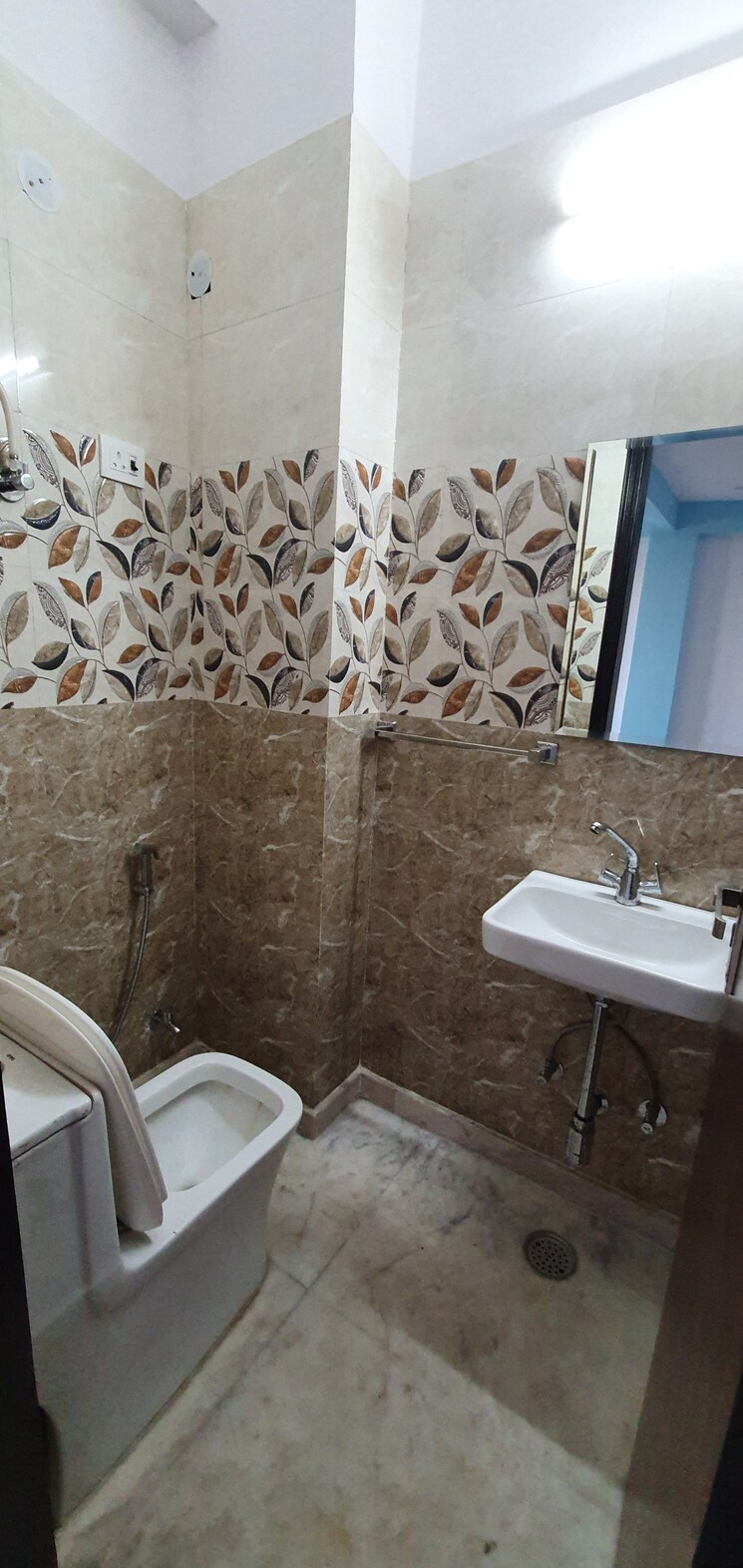 Bathroom, tulip-mall 3 Bedroom 162 Sq.Mt. Builder Floor In Sector 46 Noida 9664454