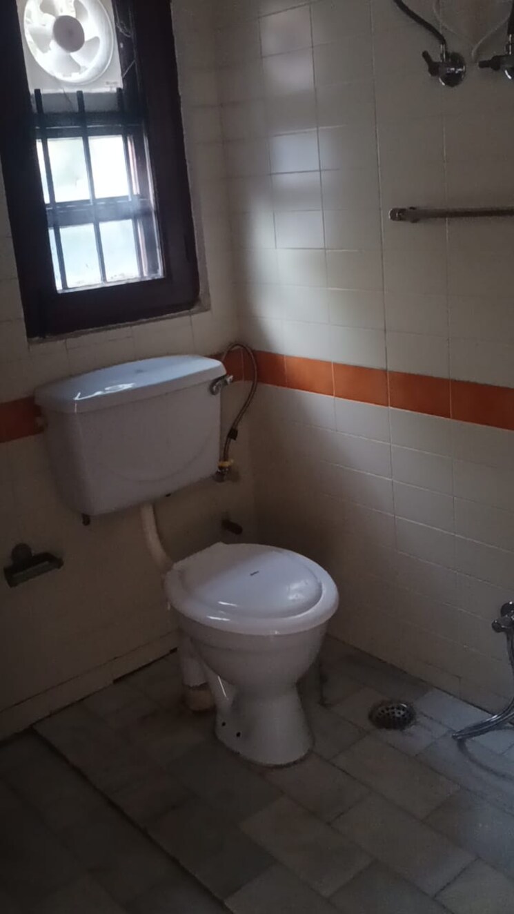 Bathroom, palam vihar 3 Bedroom 1250 Sq.Ft. Independent House In Palam Vihar Gurgaon 9664466