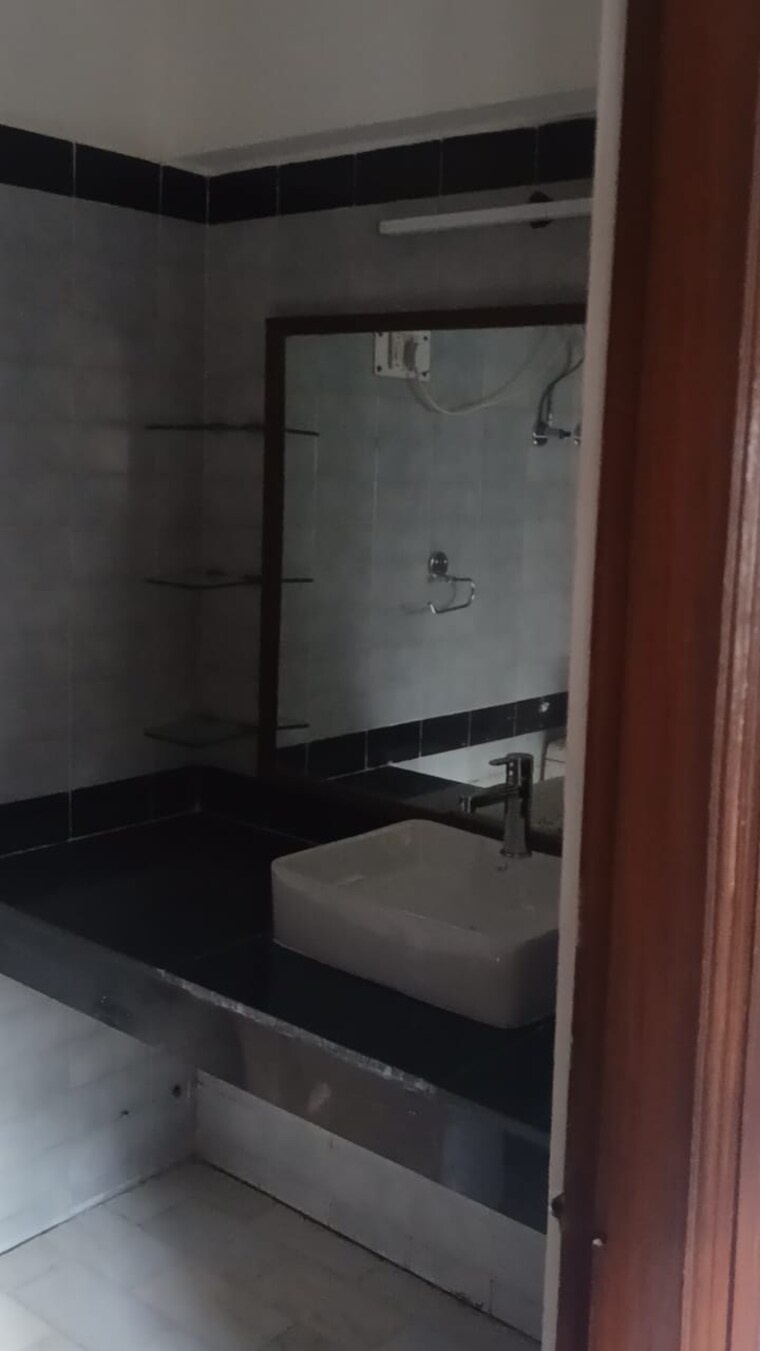 Bathroom, palam vihar 3 Bedroom 1250 Sq.Ft. Independent House In Palam Vihar Gurgaon 9664466