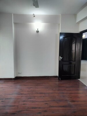 Room in 3 BHK Apartment at Nimbus The Hyde park, Sector 78 – for Rent