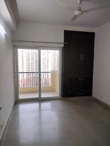 Room in 3 BHK Apartment at Nimbus The Hyde park, Sector 78 – for Rent