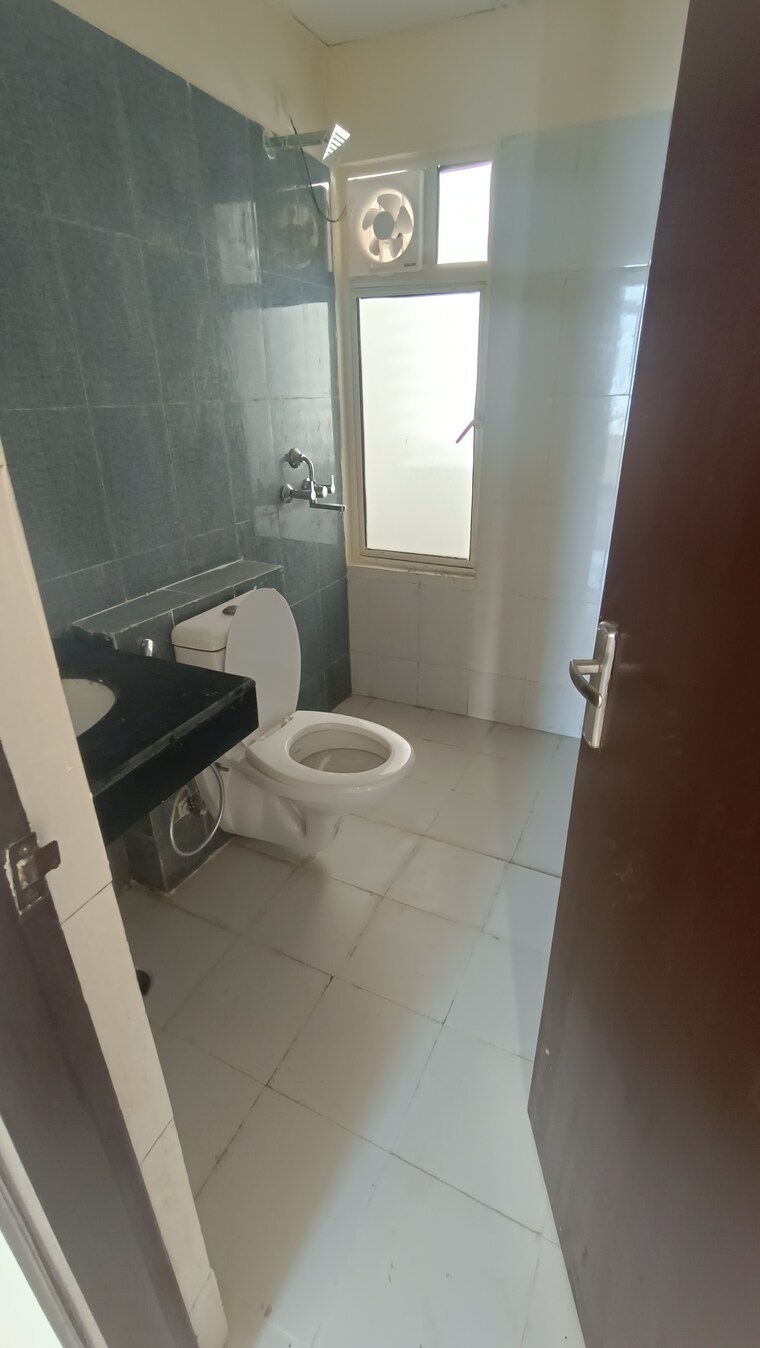 Bathroom, assotech-windsor-court 3 Bedroom 1465 Sq.Ft. Apartment In Sector 78 Noida 9664484
