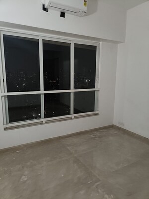 Room in 2 BHK Apartment at Kalpataru Radiance, Goregaon West – for Rent
