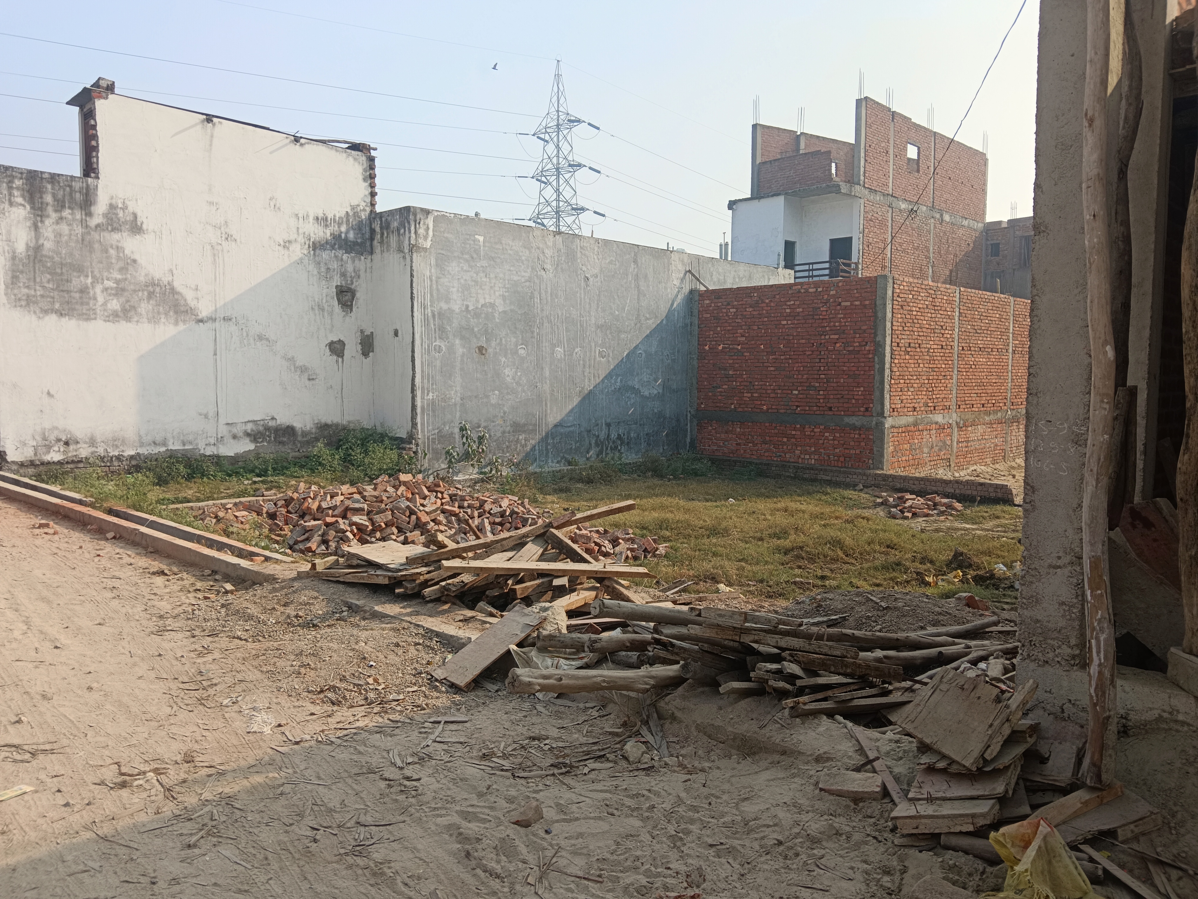 Plot For Sale in Deva Road Par Plot Availa