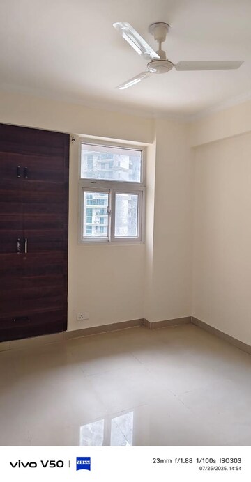2.5 BHK Apartment For Rent in Amrapali Princely Estate, Sector 76