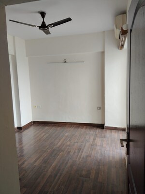 2 BHK Apartment For Rent in Sethi Max Royal, Sector 76