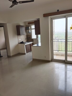 Room in 2 BHK Apartment at Sethi Max Royal, Sector 76 – for Rent