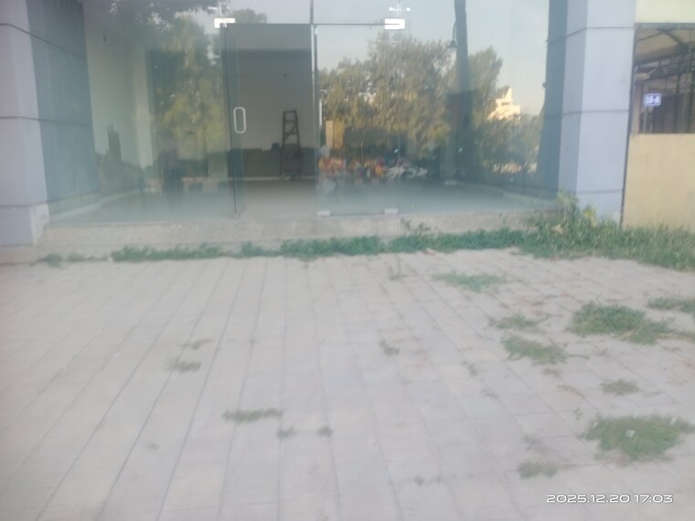 Swimming Pool, manjalpur Commercial Office Space 5500 Sq.Ft. In Manjalpur Vadodara 9664503