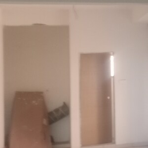 Room in  Office Space at Manjalpur – for Rent