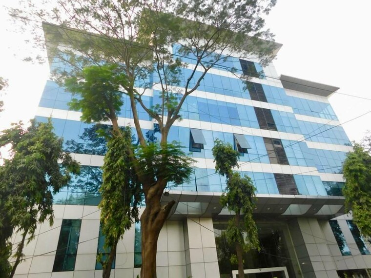 Exterior View, mighty-universal-business-park Commercial Office Space 1600 Sq.Ft. In Andheri East Mumbai 9664524