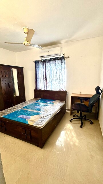 Bedroom in 2 BHK Builder Floor at Thaltej – for Rent