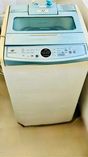 Furnished Amenities in 2 BHK Builder Floor at Thaltej – for Rent