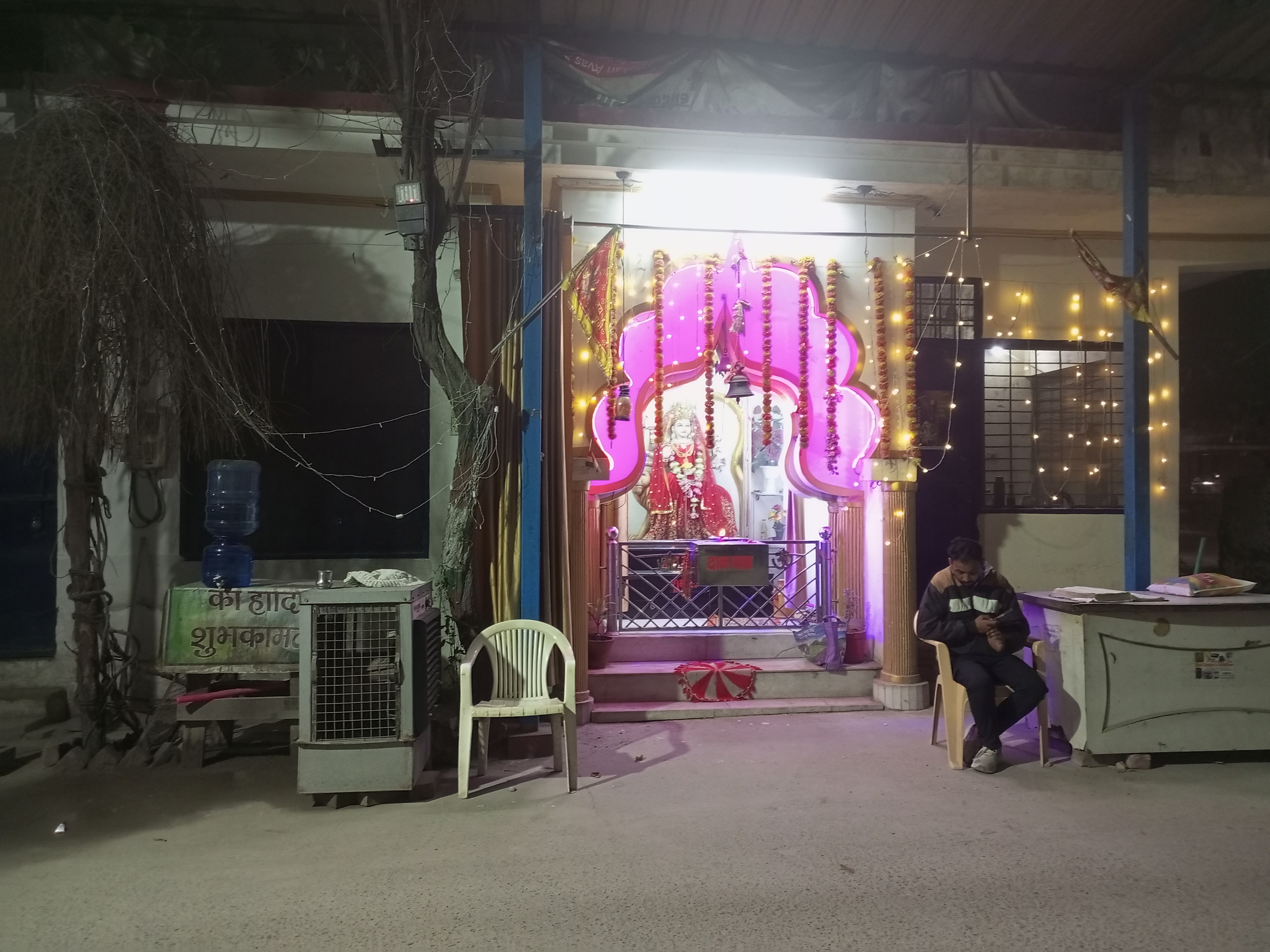 6 BHK 125 Sq.Ft. Villa in Sarin Farm CHS