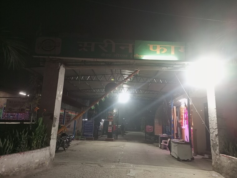  Parking, sarin-farm-chs 6 Bedroom 125 Sq.Ft. Villa In Habibpur Greater Noida 9664552