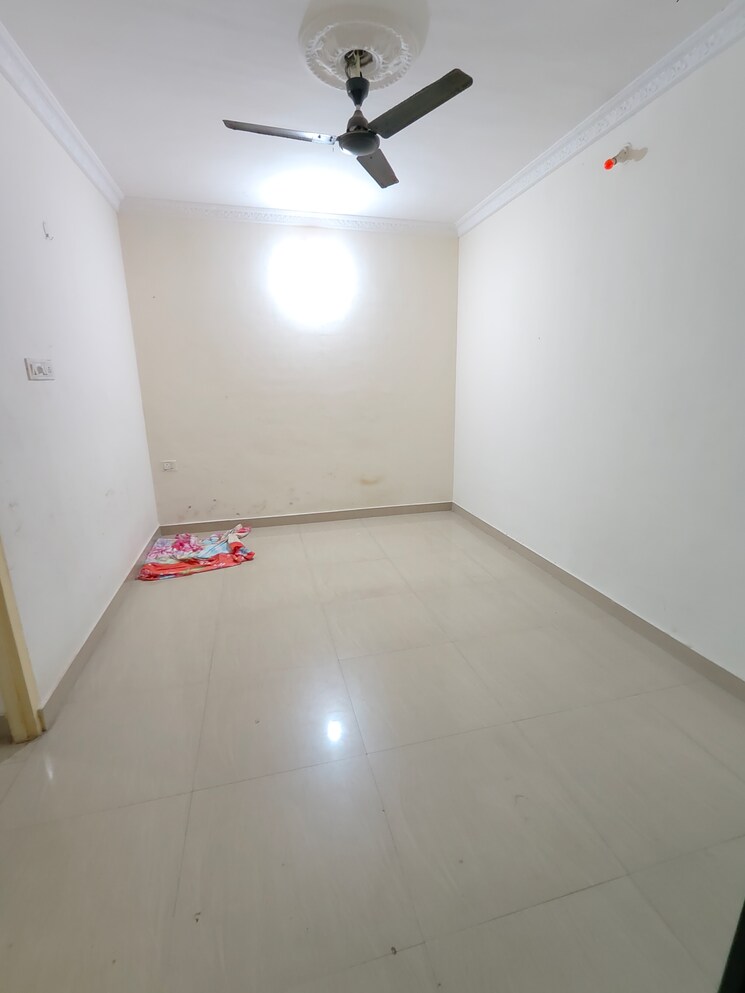 Room, tukaram nagar 1 Bedroom 600 Sq.Ft. Apartment In Tukaram Nagar Pune 9664563