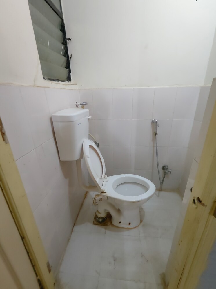 Bathroom, tukaram nagar 1 Bedroom 600 Sq.Ft. Apartment In Tukaram Nagar Pune 9664563