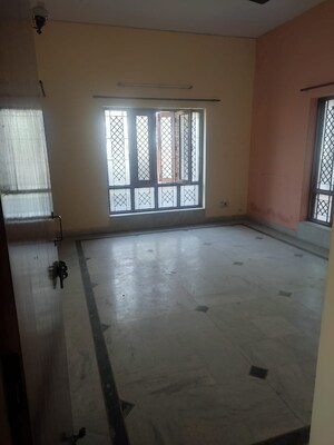Room in 3 BHK Independent House at Vijay Colony – for Rent