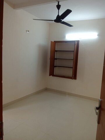 Room in 3 BHK Builder Floor at Greater Kailash I – for Rent