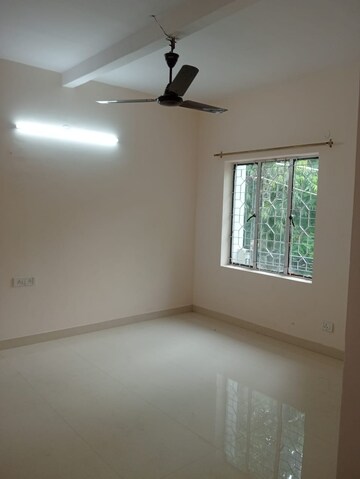 Room in 3 BHK Builder Floor at Greater Kailash I – for Rent