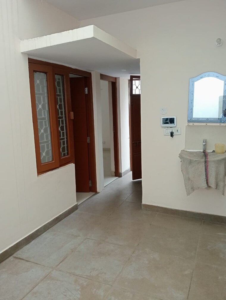 Room, greater kailash i 3 Bedroom 1800 Sq.Ft. Builder Floor In Greater Kailash I Delhi 9664607