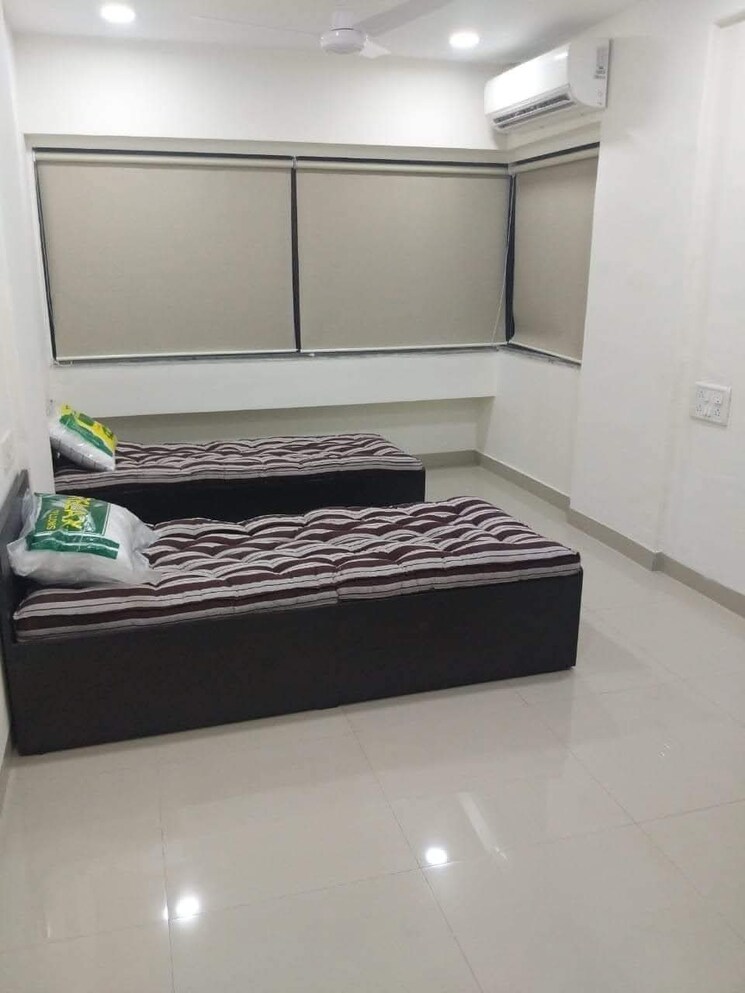 Room, goregaon east Pg For Boys & Girls In Goregaon East 9664610
