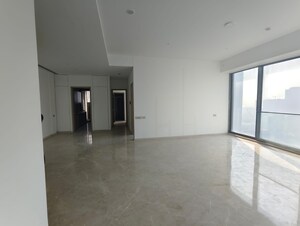 Room in 4 BHK Apartment at Rustomjee Crown, Prabhadevi – for Rent