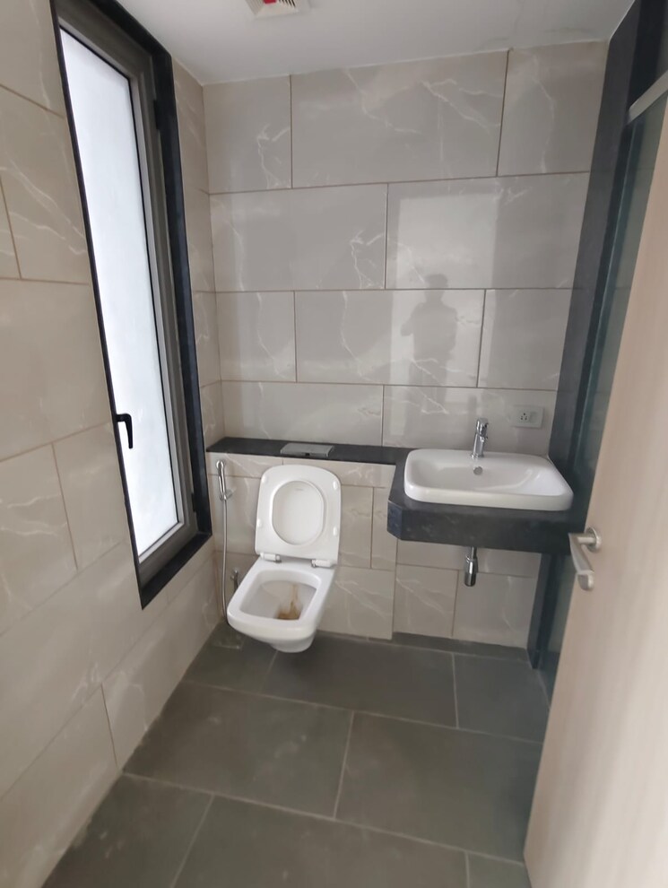 Bathroom, rustomjee-crown 4 Bedroom 2132 Sq.Ft. Apartment In Prabhadevi Mumbai 9664636