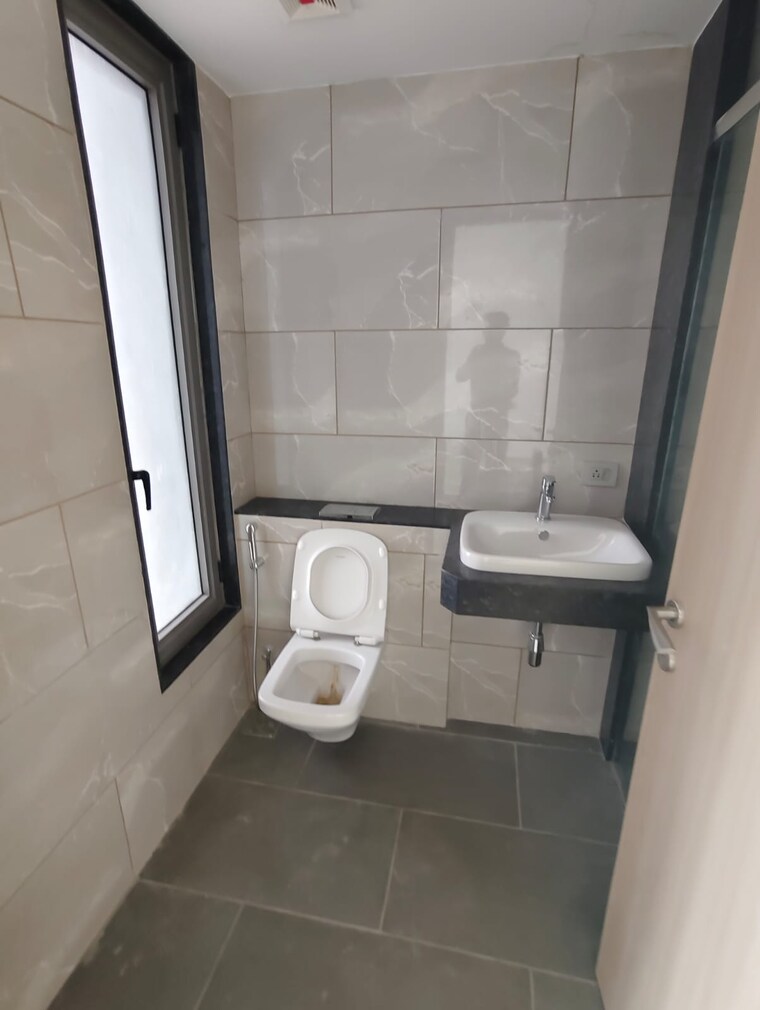 Bathroom, rustomjee-crown 4 Bedroom 2132 Sq.Ft. Apartment In Prabhadevi Mumbai 9664636